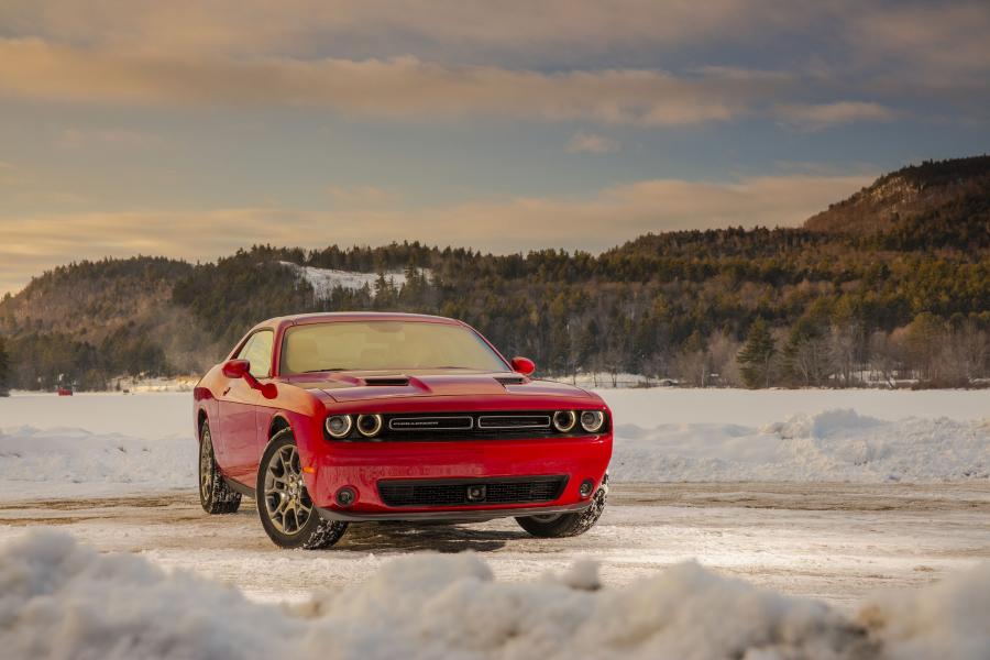  Dodge Challenger GT AWD 2016 года  (фото 16 из 33)